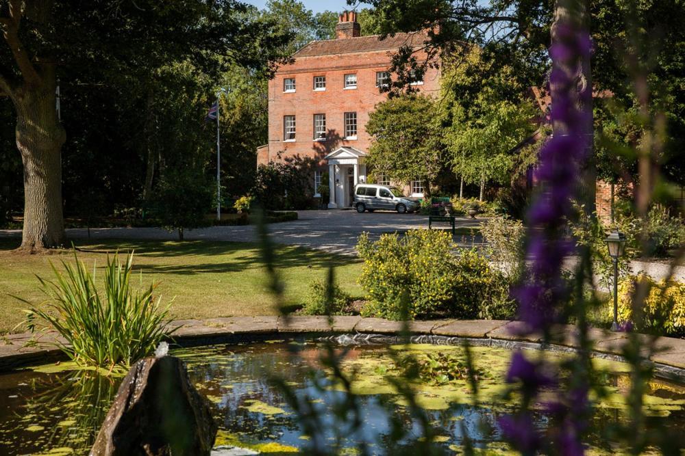 Гостевой дом Mulberry House Ongar Экстерьер фото