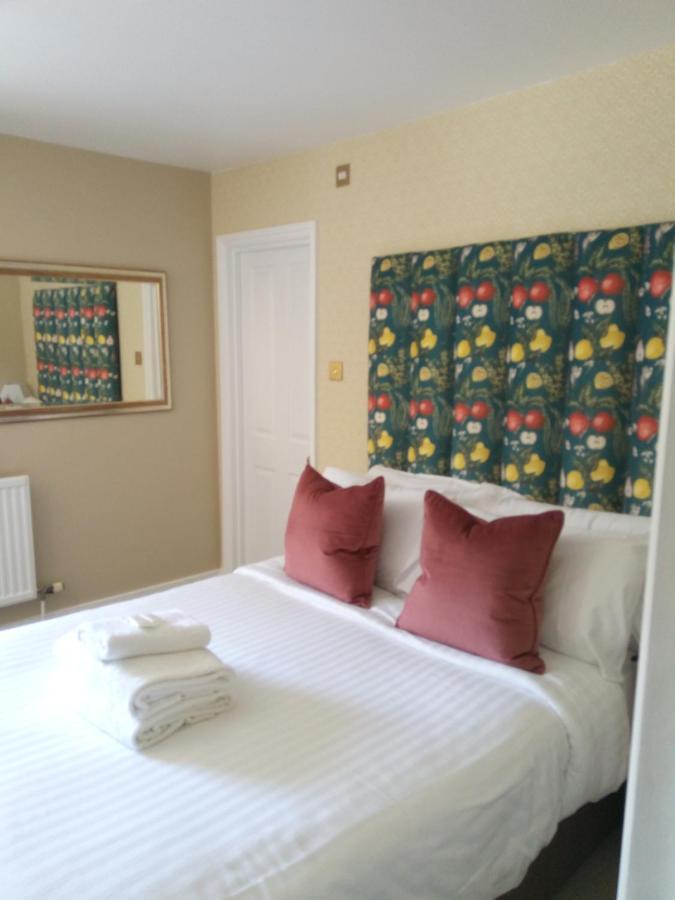 Гостевой дом Mulberry House Ongar Экстерьер фото