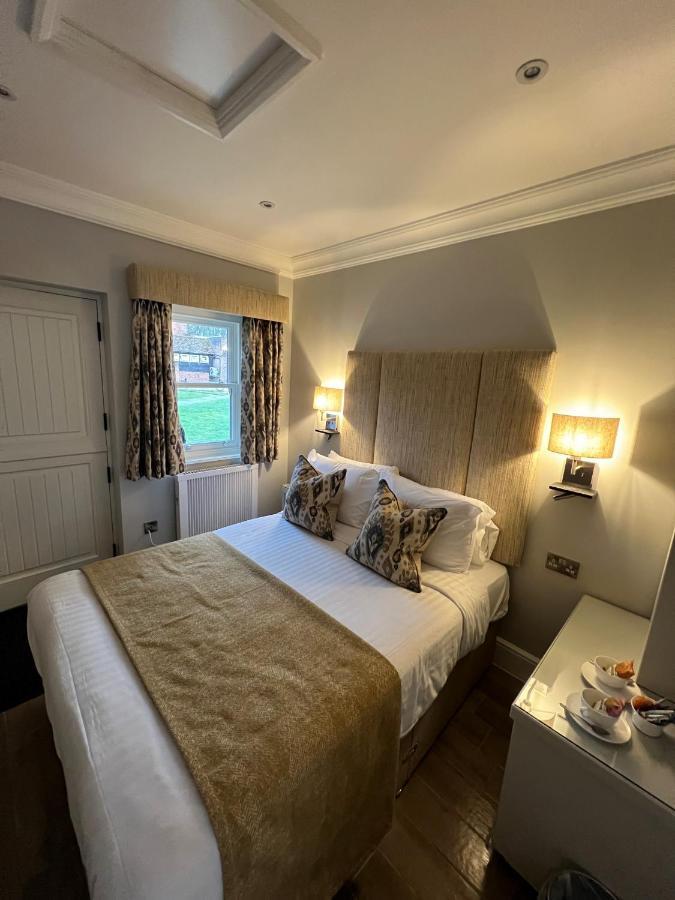 Гостевой дом Mulberry House Ongar Экстерьер фото